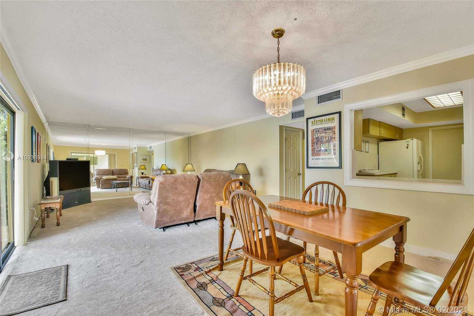 Small Image of 19120 WEST LAKE DR, Hialeah Number 11