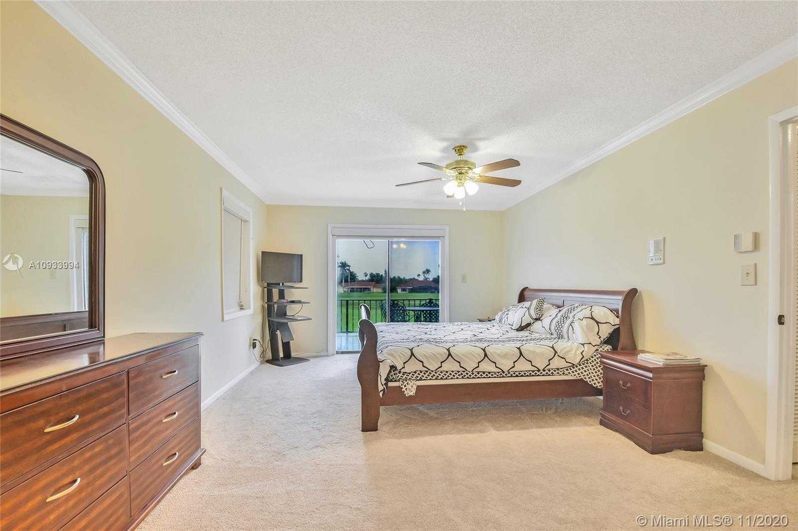Small Image of 19120 WEST LAKE DR, Hialeah Number 19