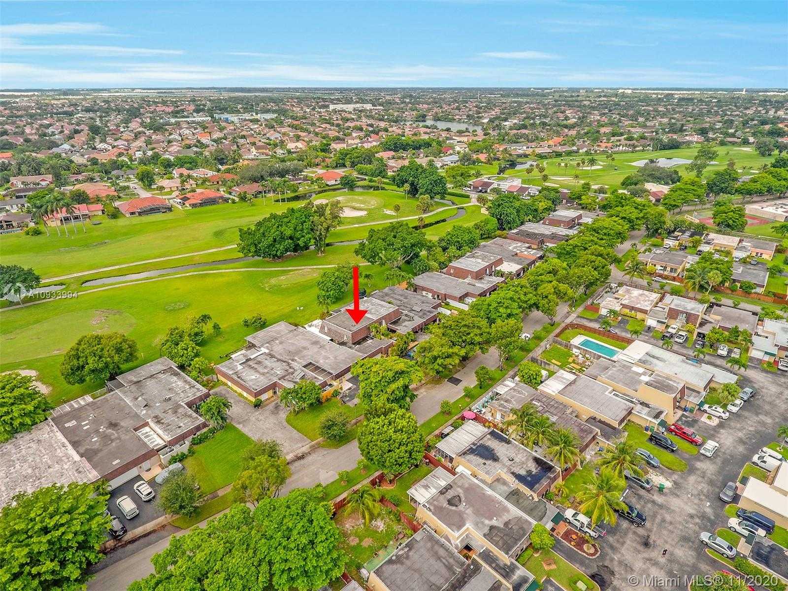 Small Image of 19120 WEST LAKE DR, Hialeah Number 34