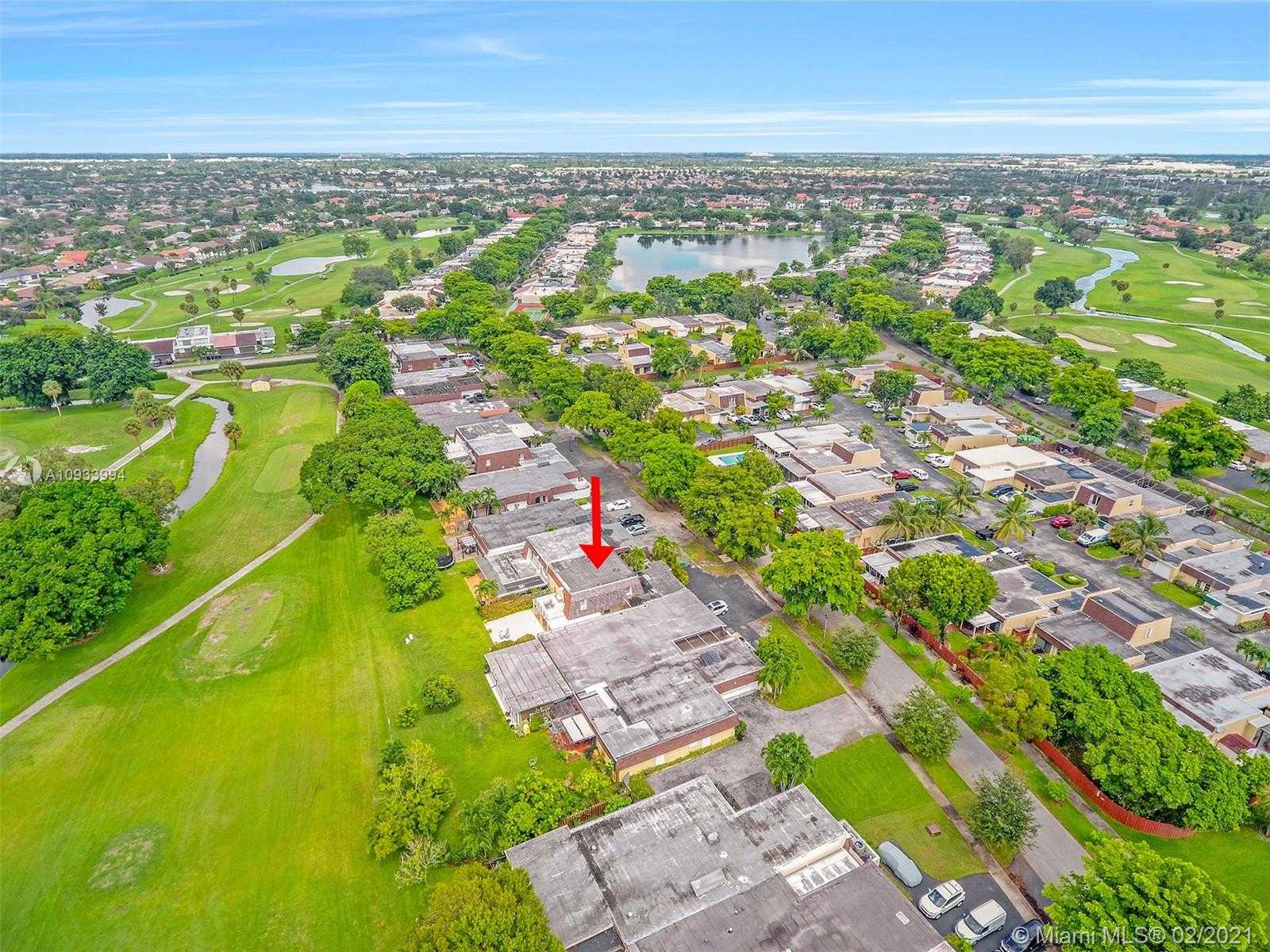 Small Image of 19120 WEST LAKE DR, Hialeah Number 35