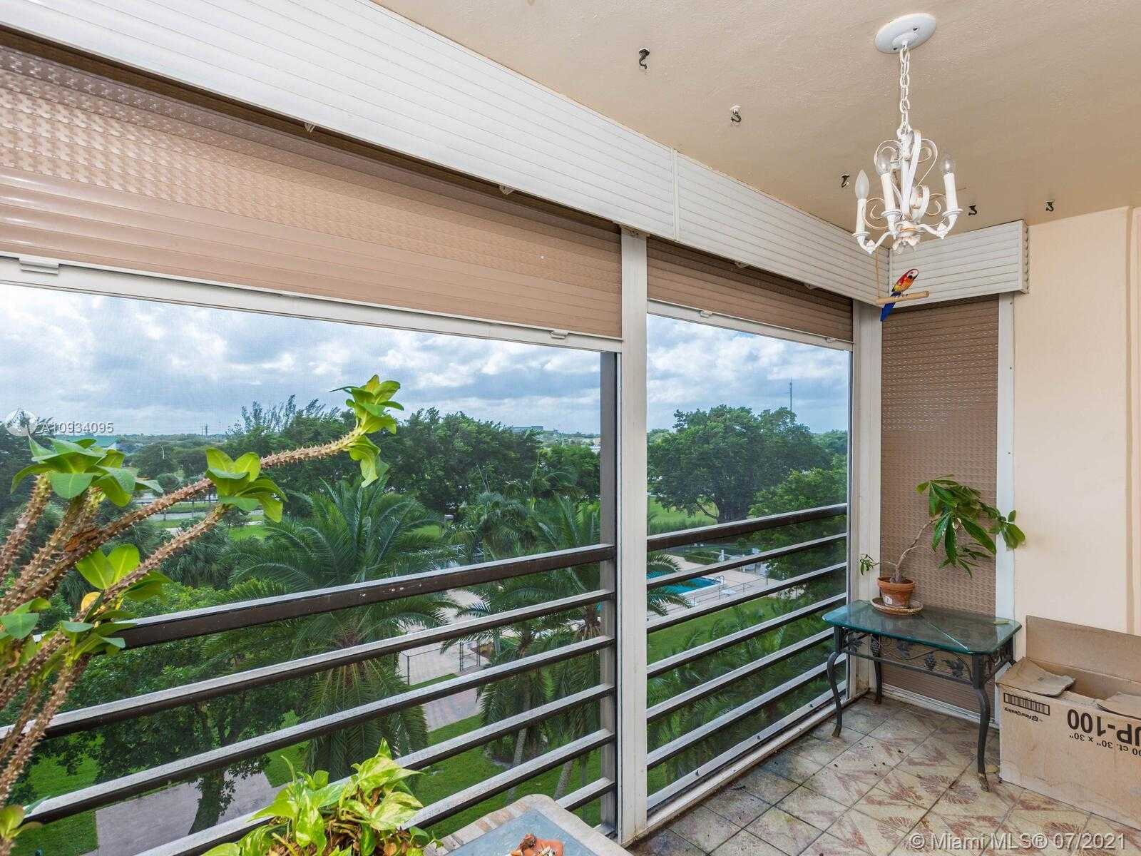 Small Image of 1200 SAINT CHARLES PL #510, Pembroke Pines Number 19