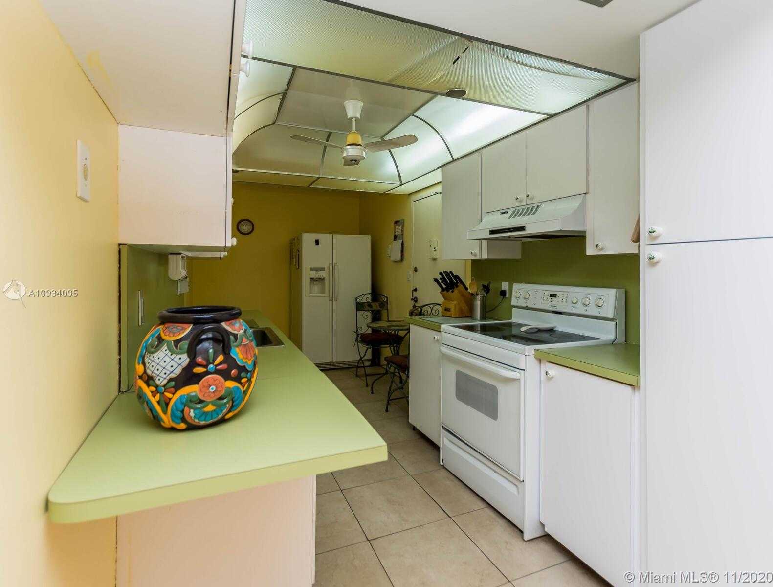 Small Image of 1200 SAINT CHARLES PL #510, Pembroke Pines Number 22