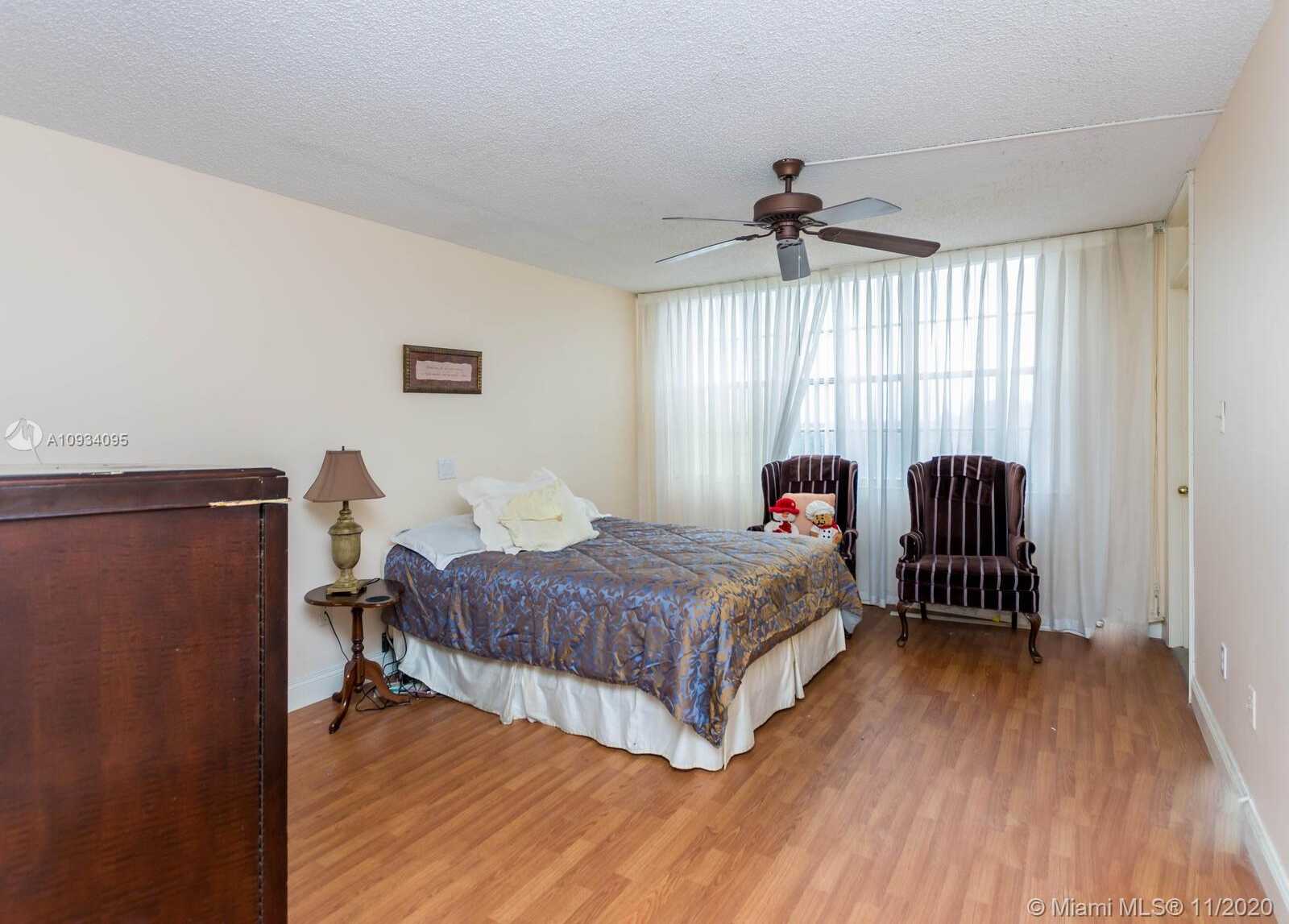 Small Image of 1200 SAINT CHARLES PL #510, Pembroke Pines Number 28