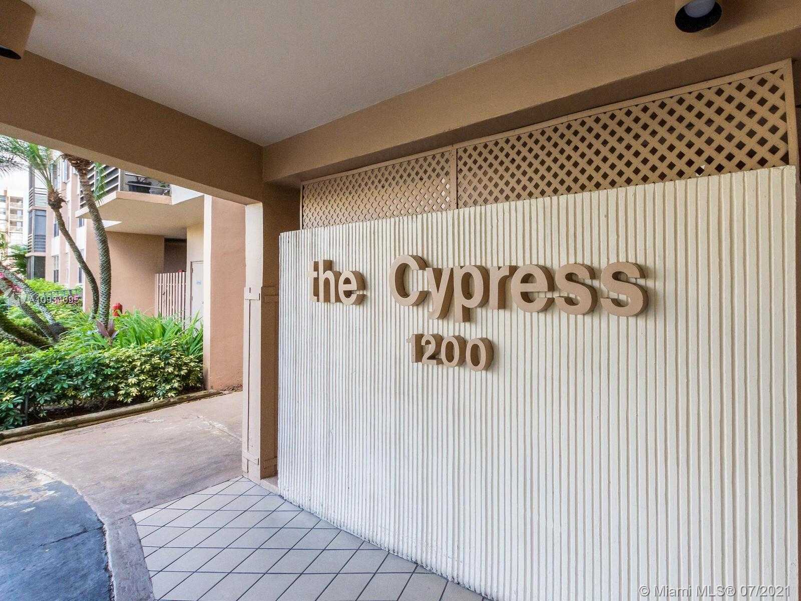 Small Image of 1200 SAINT CHARLES PL #510, Pembroke Pines Number 3