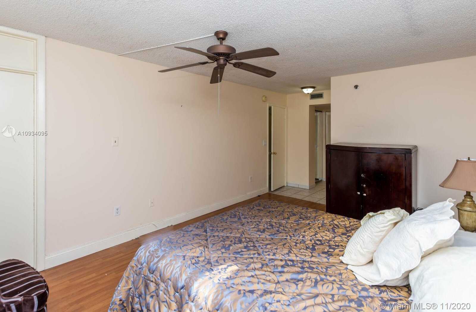 Small Image of 1200 SAINT CHARLES PL #510, Pembroke Pines Number 30