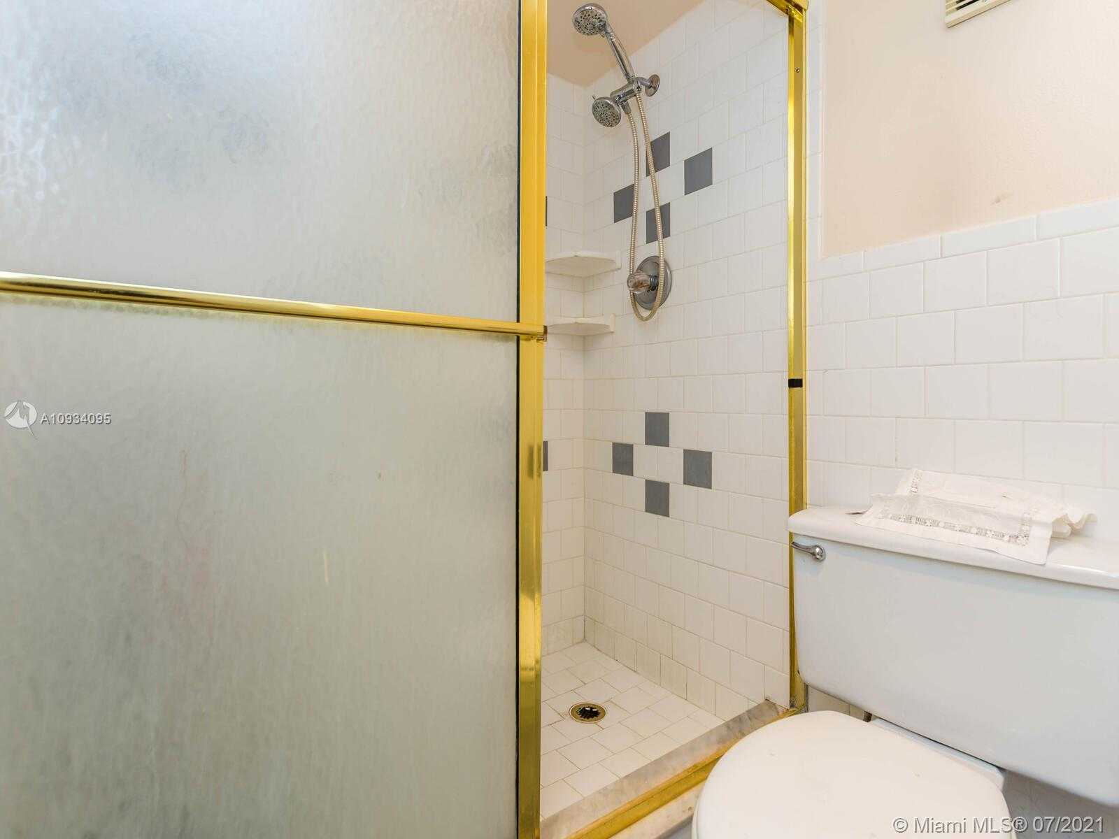 Small Image of 1200 SAINT CHARLES PL #510, Pembroke Pines Number 32