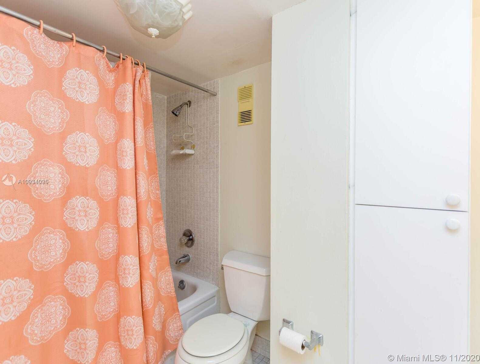 Small Image of 1200 SAINT CHARLES PL #510, Pembroke Pines Number 36