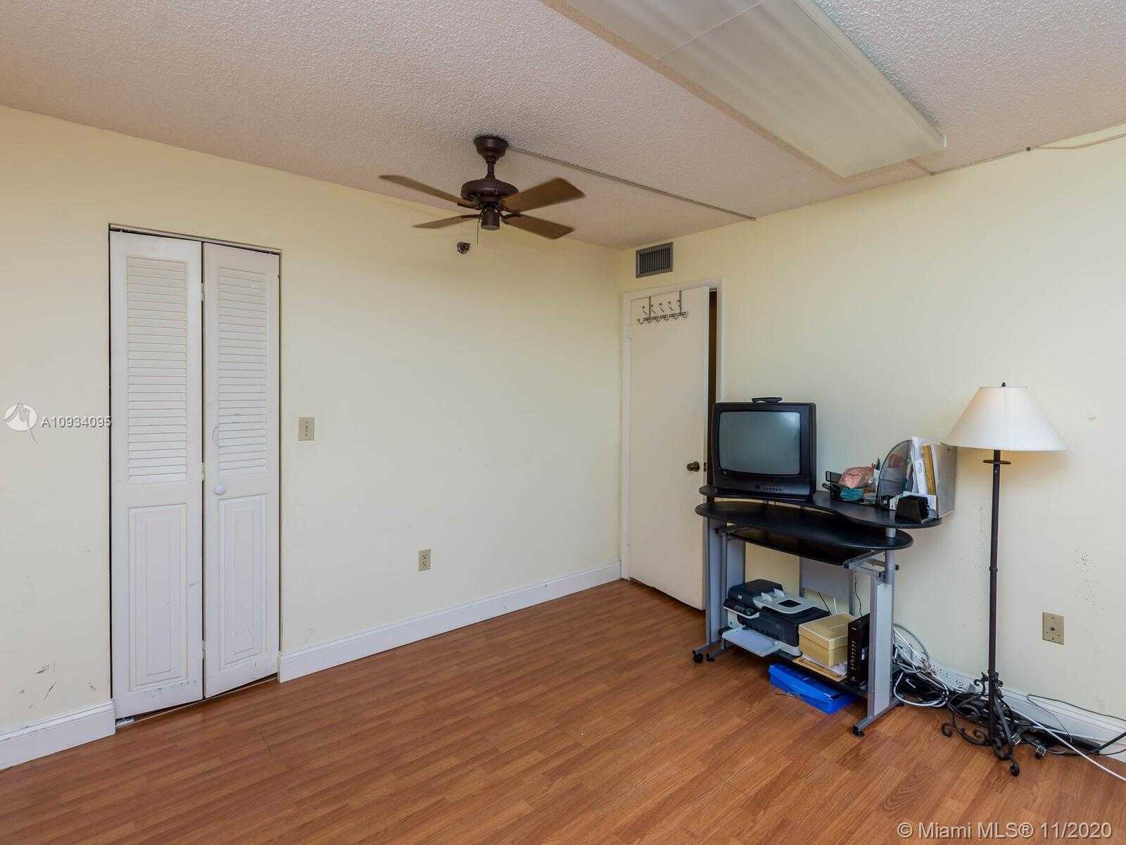 Small Image of 1200 SAINT CHARLES PL #510, Pembroke Pines Number 40