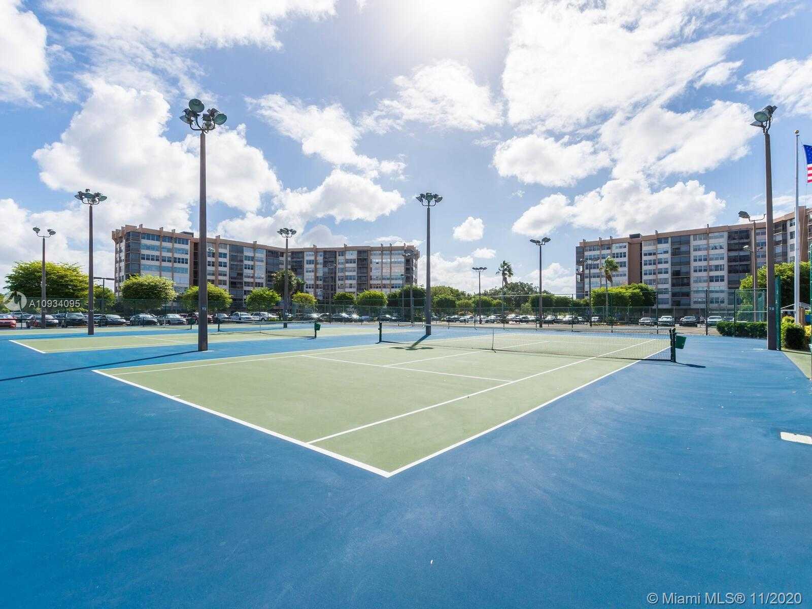 Small Image of 1200 SAINT CHARLES PL #510, Pembroke Pines Number 43