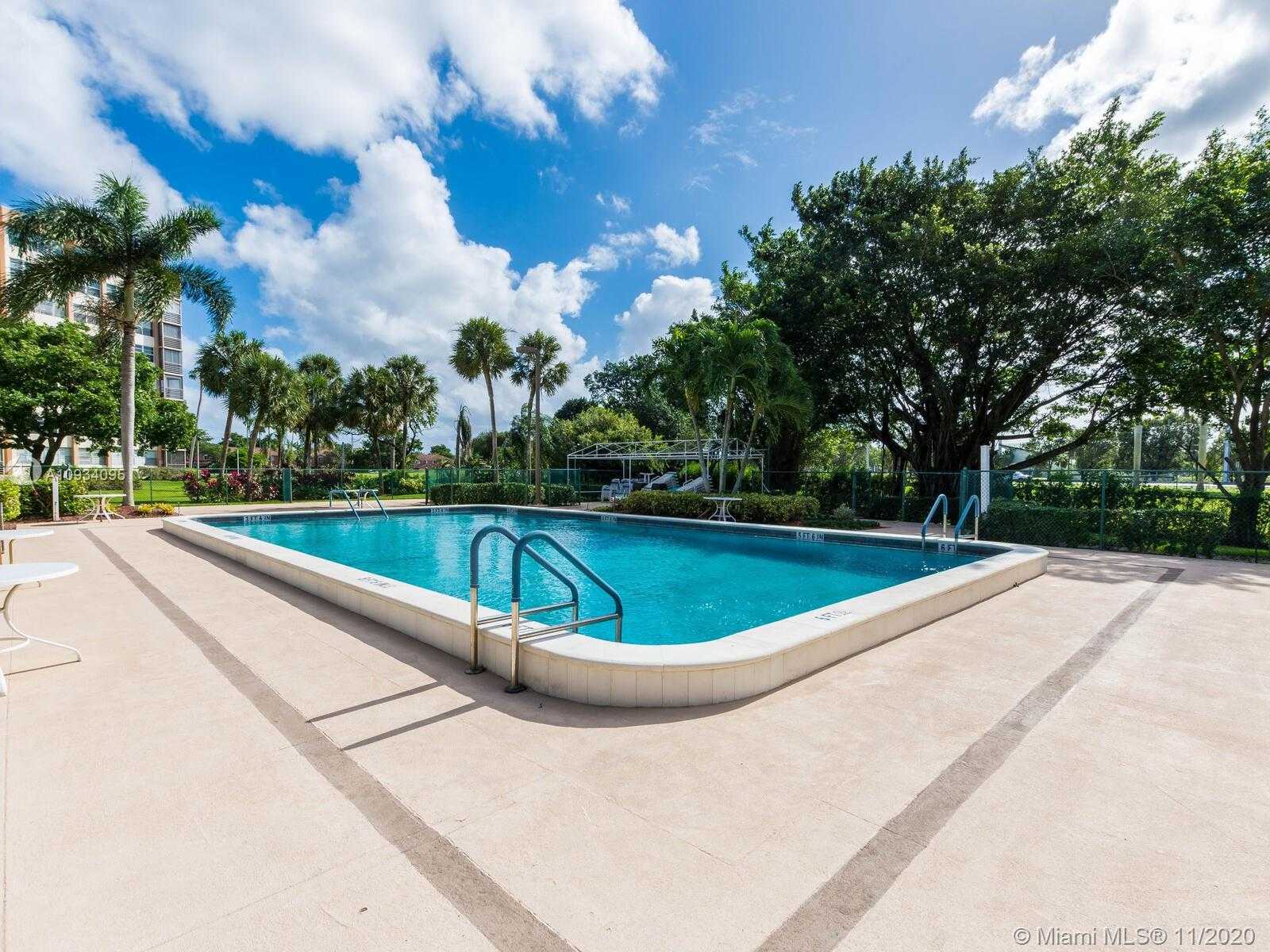 Small Image of 1200 SAINT CHARLES PL #510, Pembroke Pines Number 45