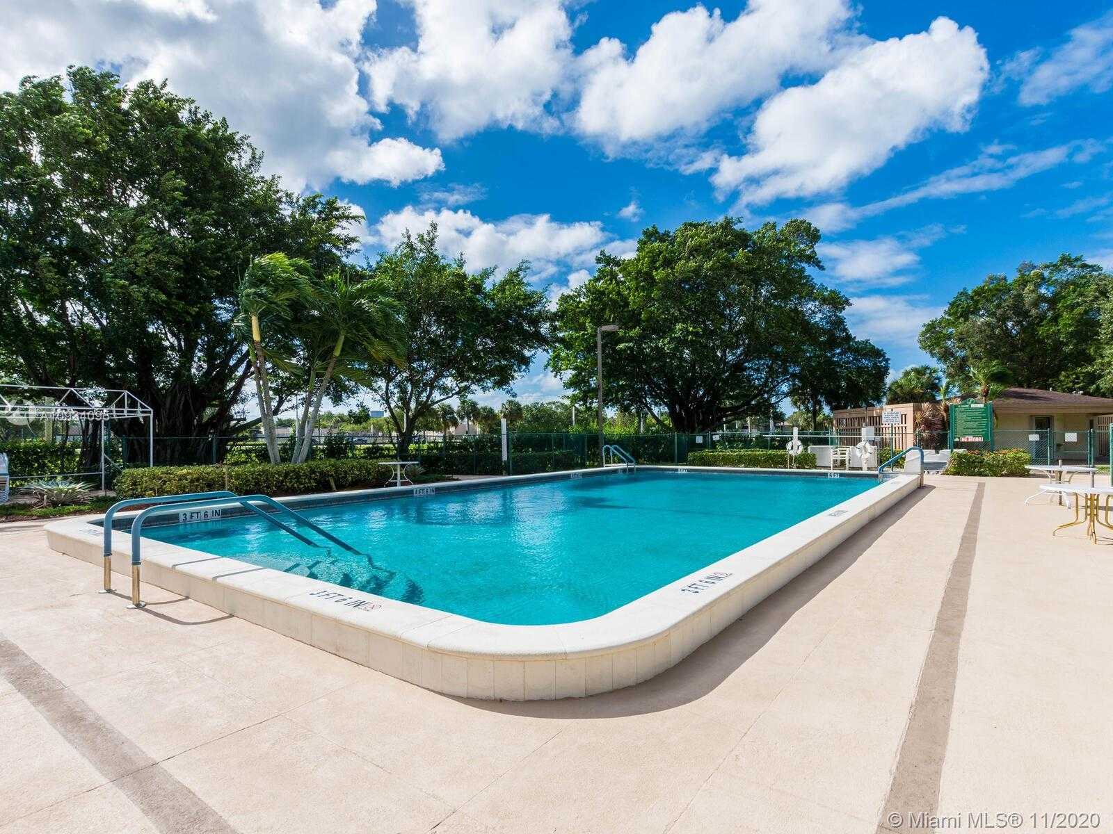Small Image of 1200 SAINT CHARLES PL #510, Pembroke Pines Number 46
