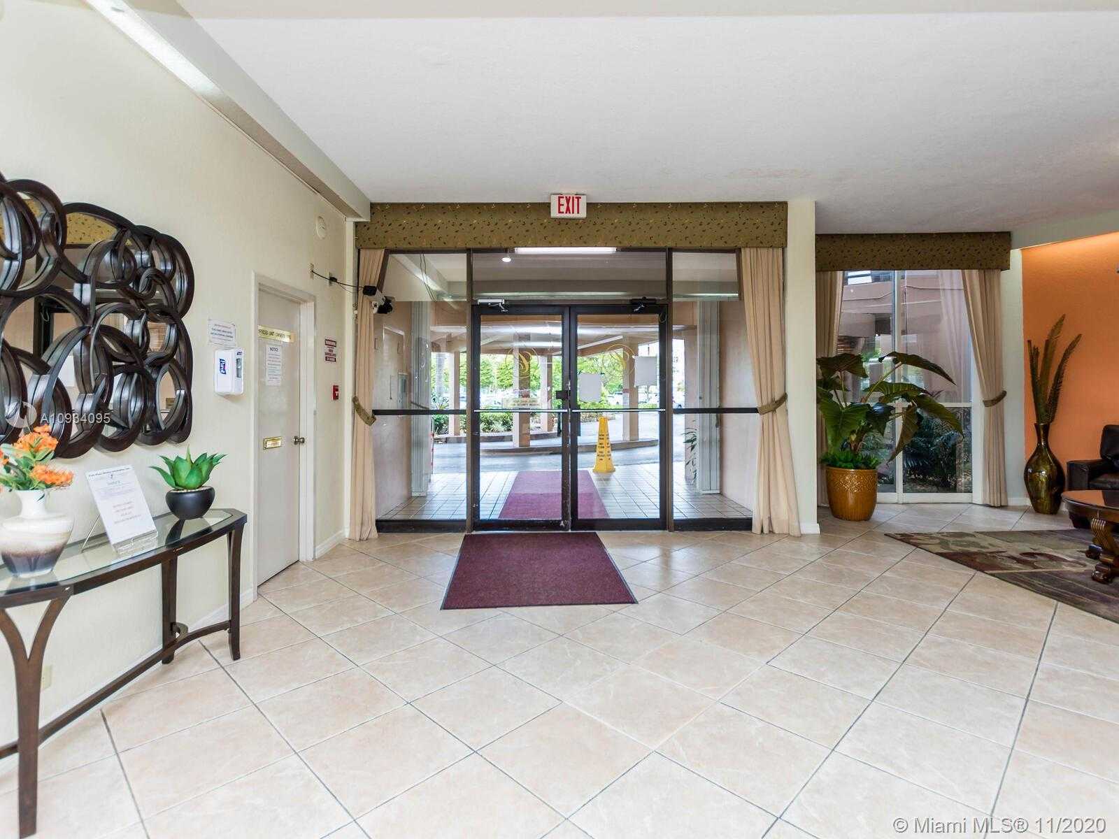 Small Image of 1200 SAINT CHARLES PL #510, Pembroke Pines Number 5
