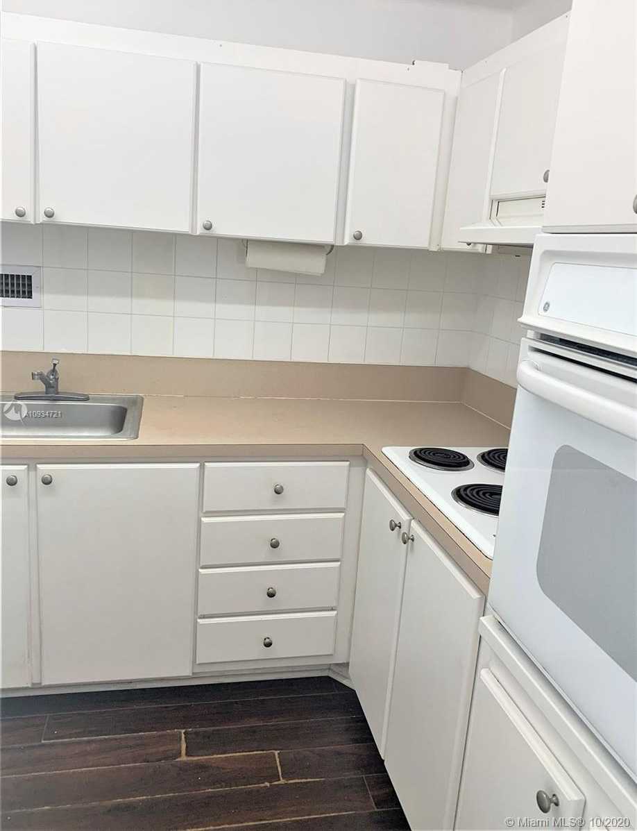 Small Image of 1000 WEST AVE #1524, Miami Beach Number 10