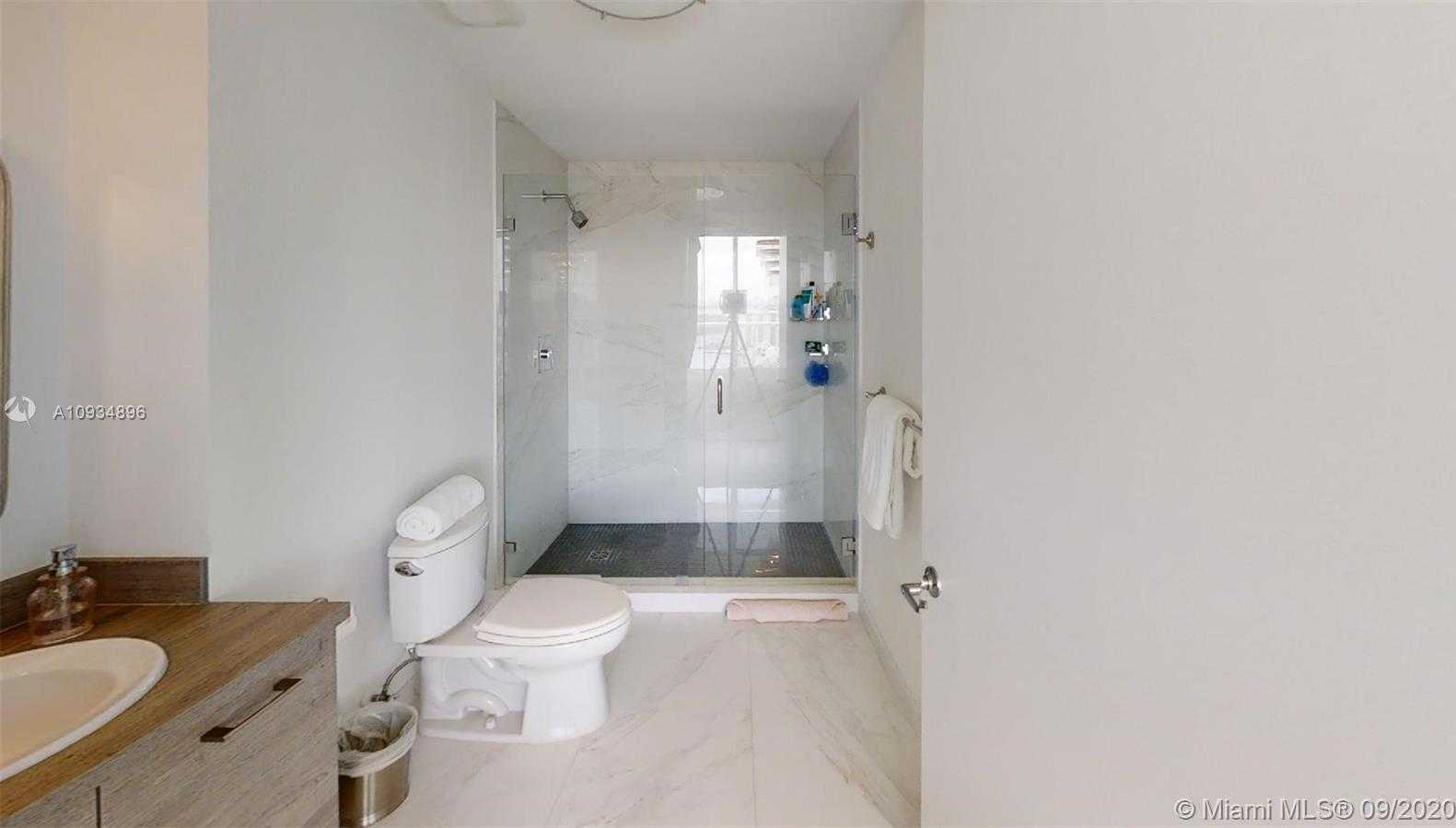 Small Image of 400 SUNNY ISLES BLVD #PH-01, Sunny Isles Beach Number 14