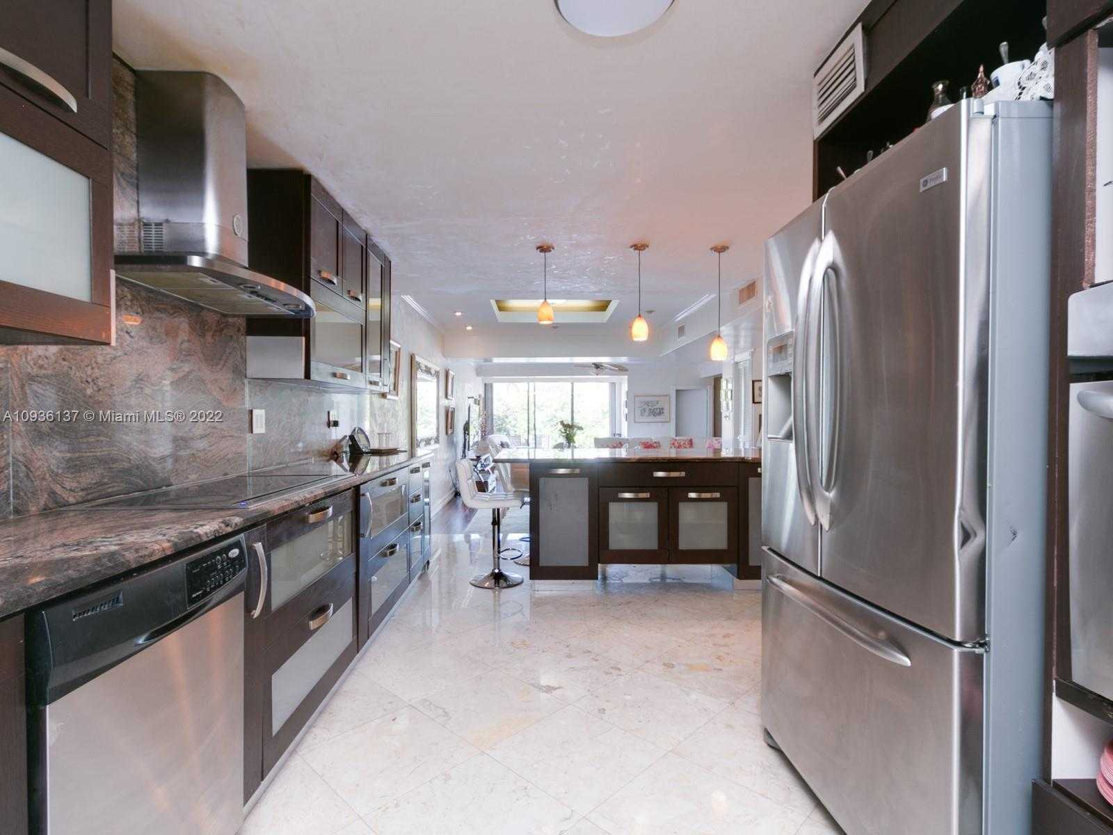 Small Image of 329 POINCIANA DR #909, Sunny Isles Beach Number 11