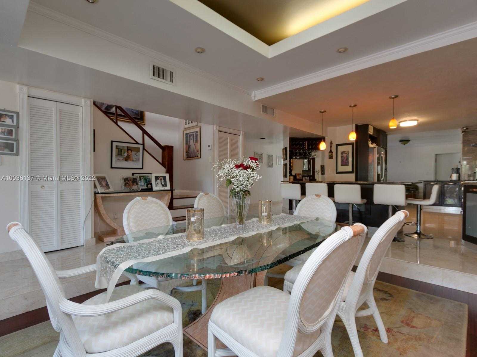 Small Image of 329 POINCIANA DR #909, Sunny Isles Beach Number 18