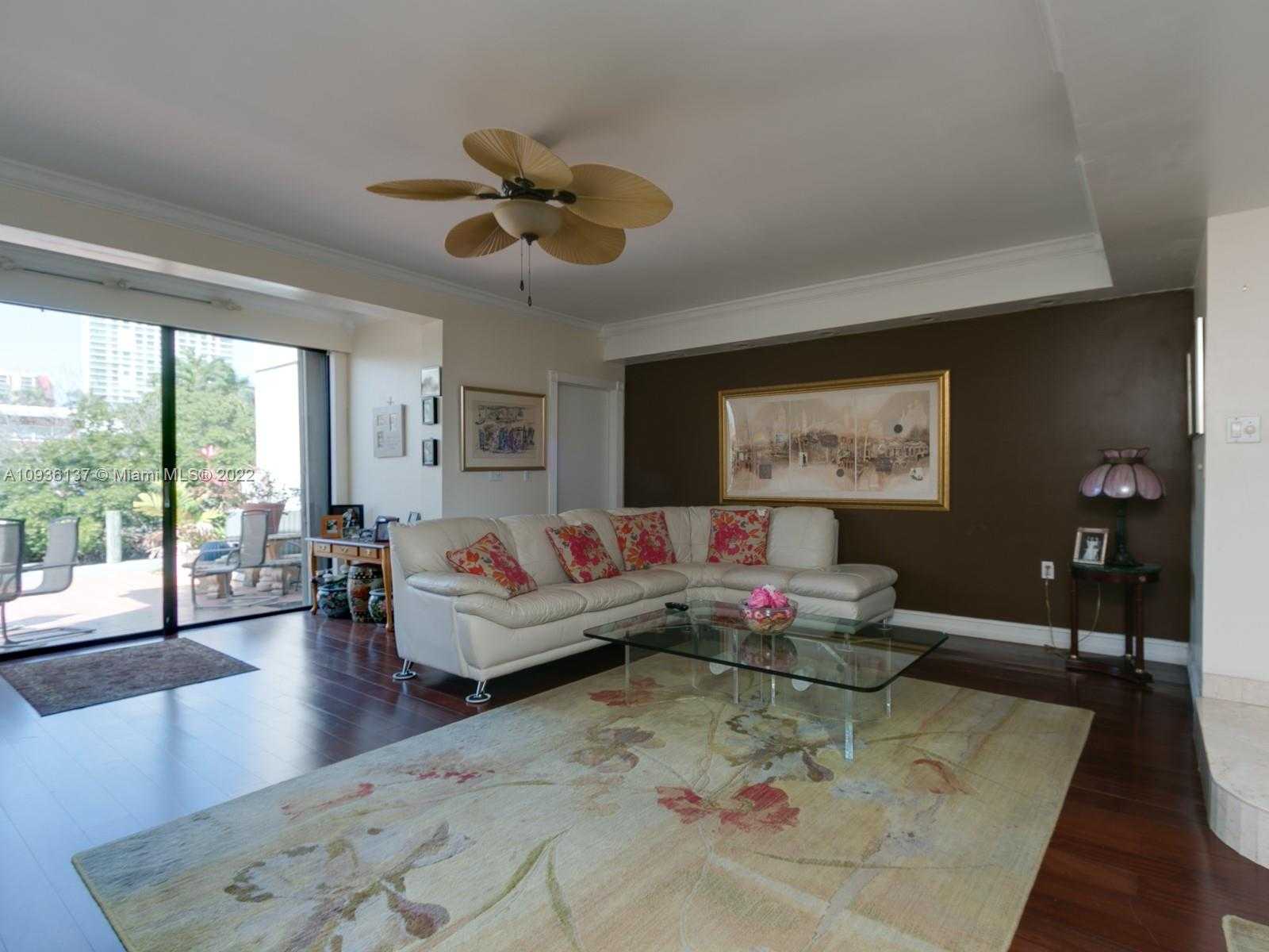 Small Image of 329 POINCIANA DR #909, Sunny Isles Beach Number 21
