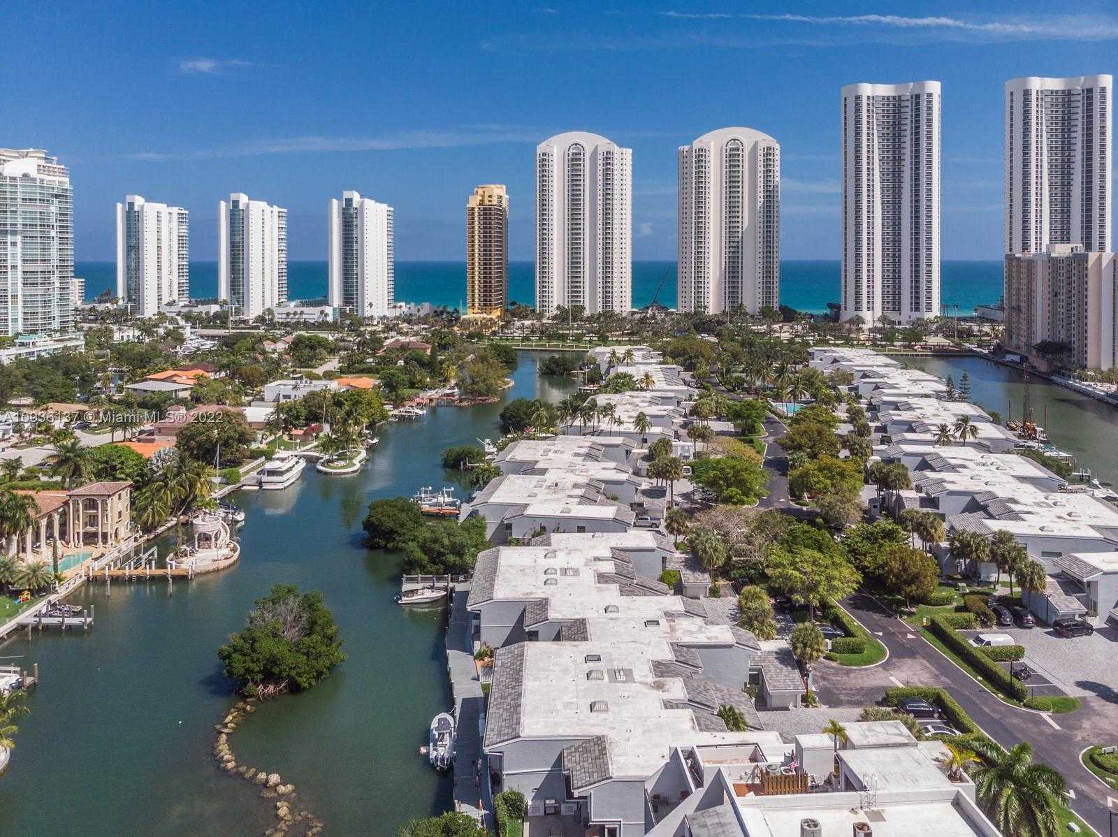 Small Image of 329 POINCIANA DR #909, Sunny Isles Beach Number 5
