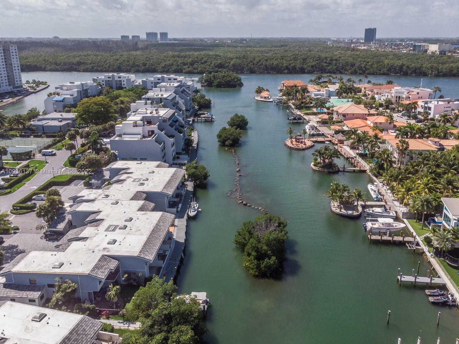 Small Image of 329 POINCIANA DR #909, Sunny Isles Beach Number 7