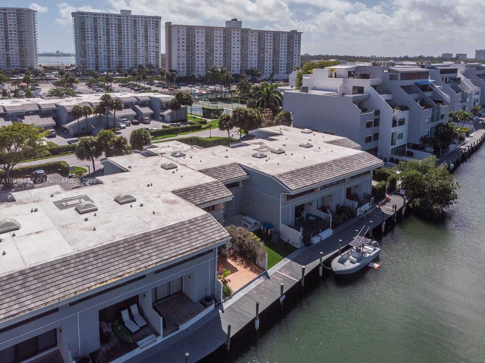 Small Image of 329 POINCIANA DR #909, Sunny Isles Beach Number 8