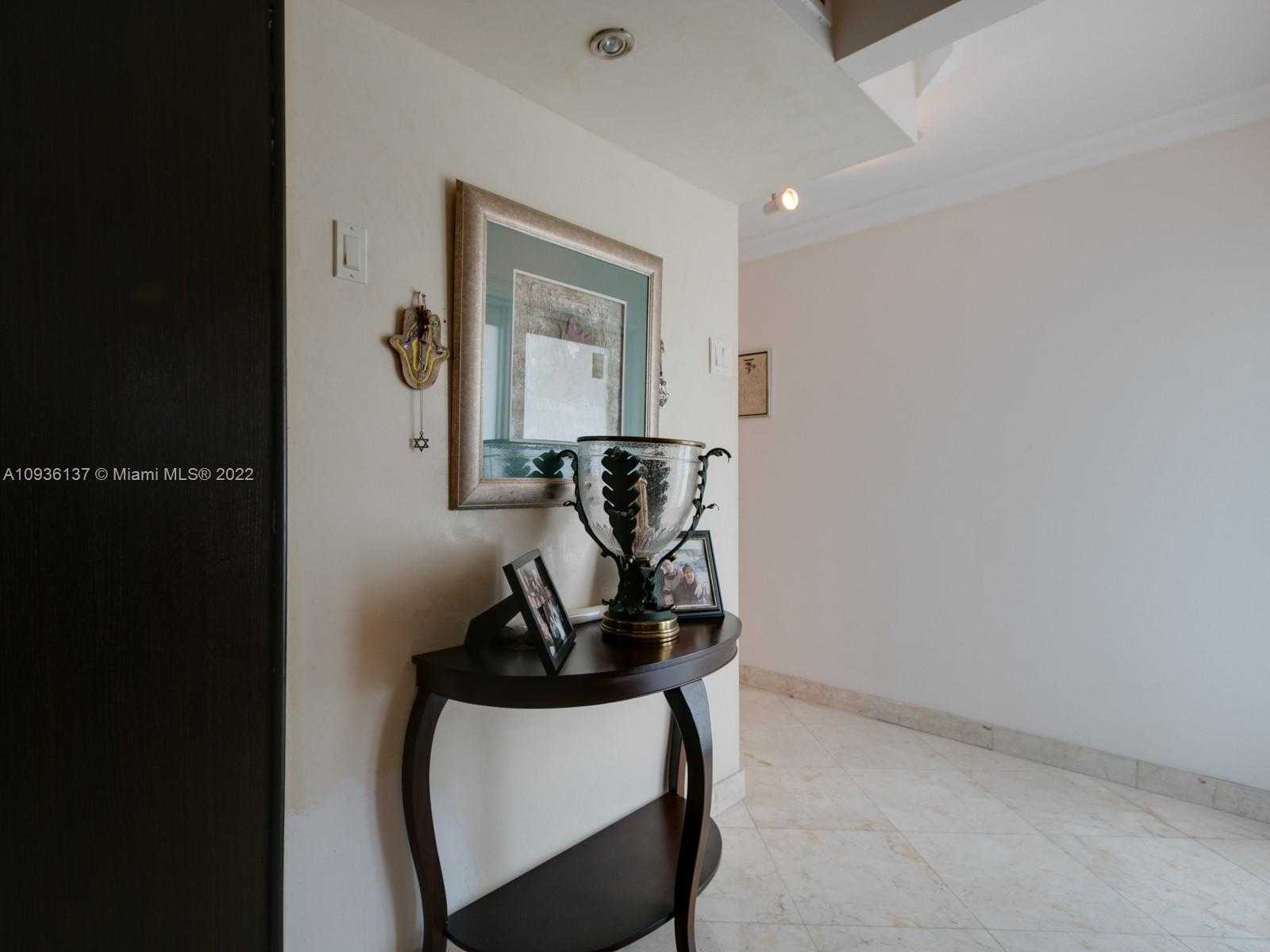 Small Image of 329 POINCIANA DR #909, Sunny Isles Beach Number 9