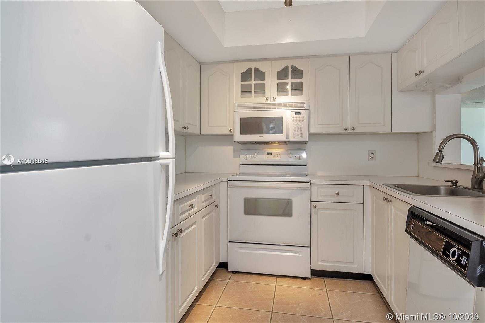Small Image of 900 SOUTH WEST 128TH AVE #310D, Pembroke Pines Number 13