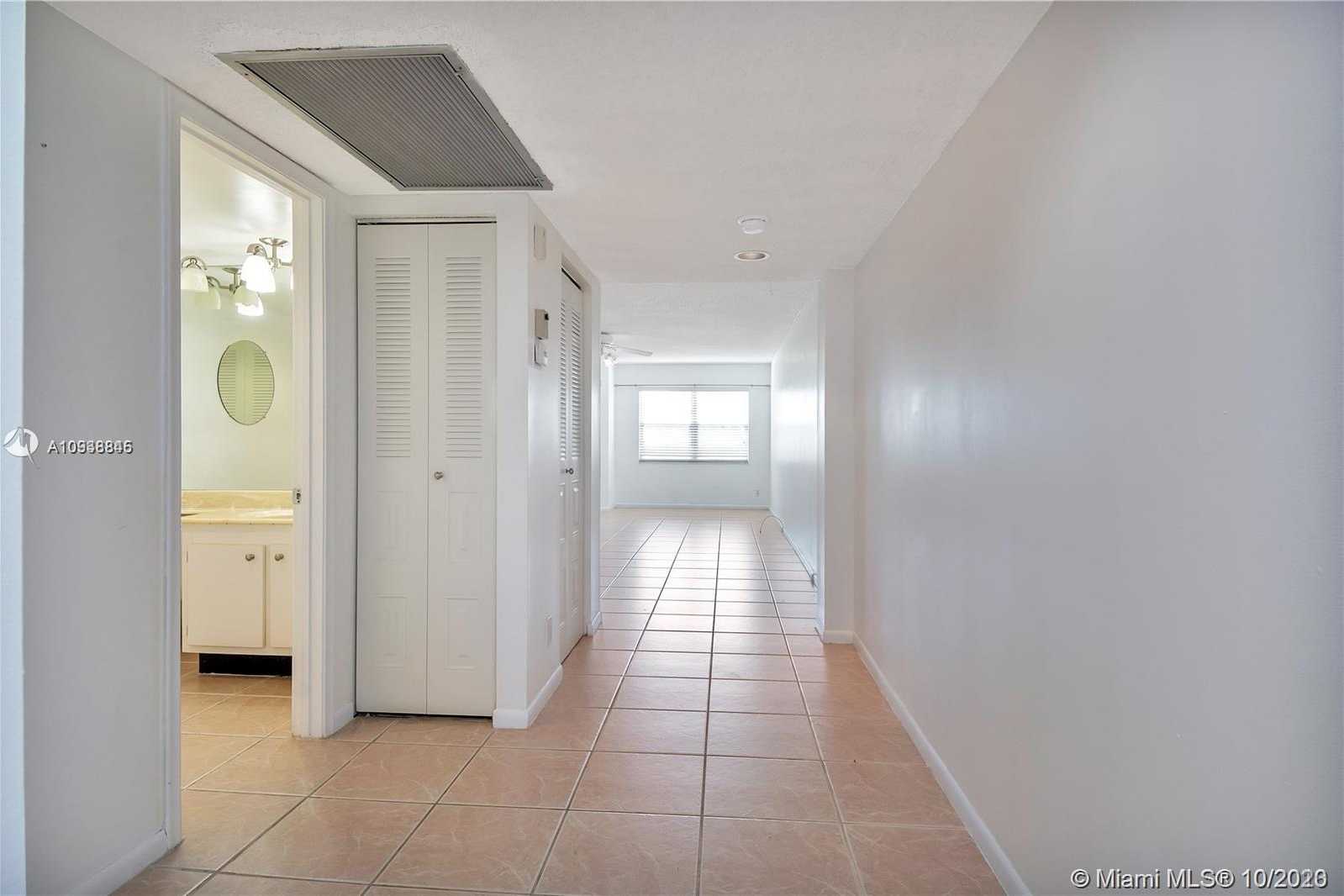 Small Image of 900 SOUTH WEST 128TH AVE #310D, Pembroke Pines Number 2