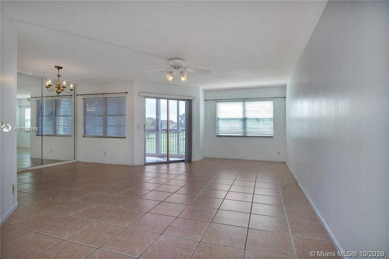Small Image of 900 SOUTH WEST 128TH AVE #310D, Pembroke Pines Number 3