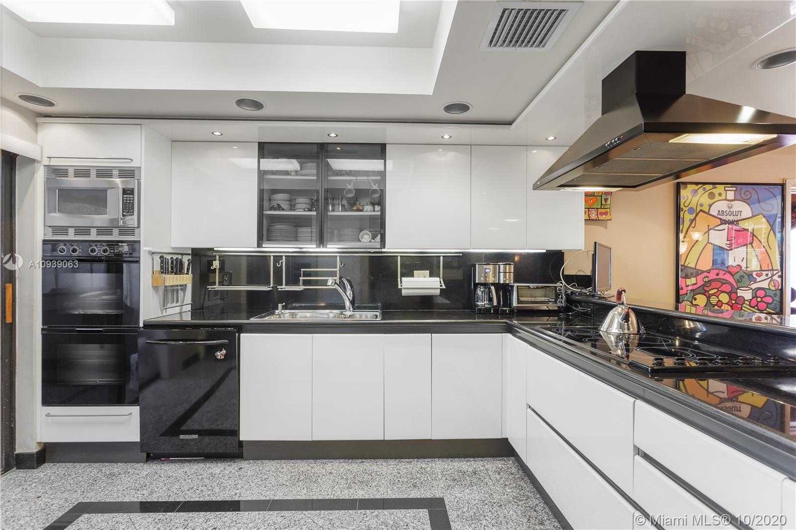 Small Image of 402 POINCIANA DR #1716, Sunny Isles Beach Number 12