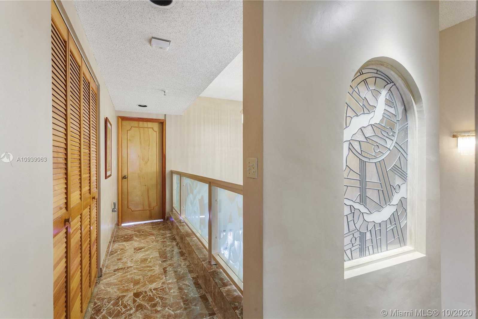 Small Image of 402 POINCIANA DR #1716, Sunny Isles Beach Number 15