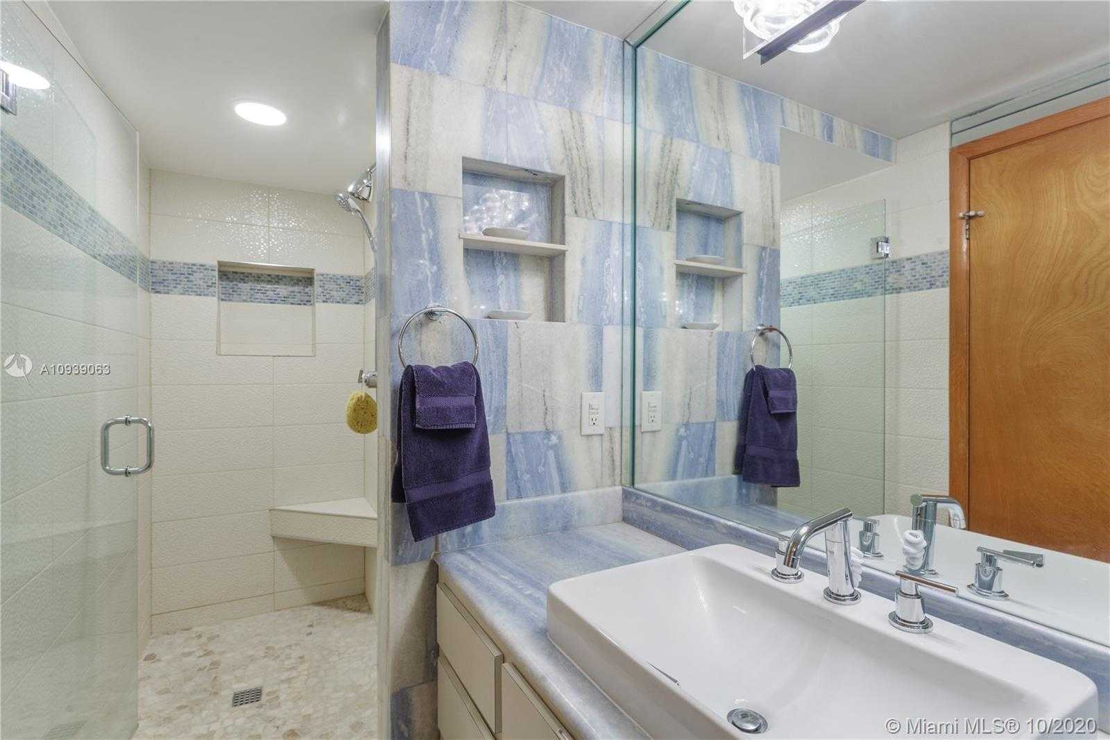 Small Image of 402 POINCIANA DR #1716, Sunny Isles Beach Number 18