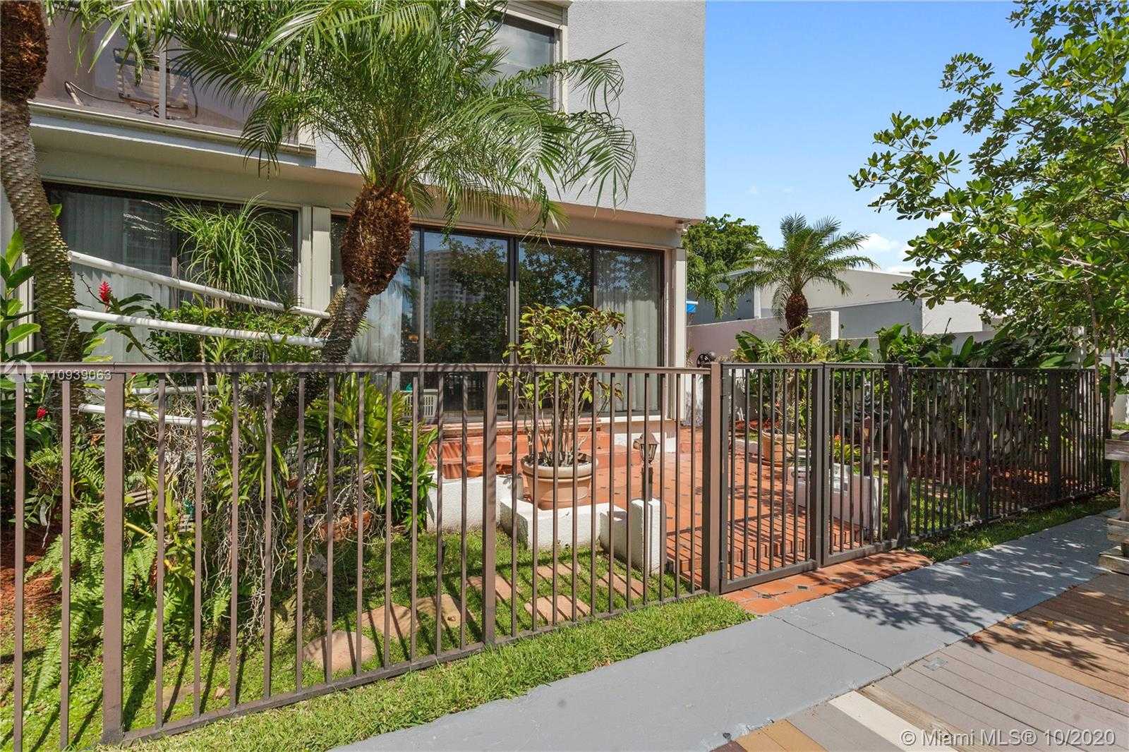 Small Image of 402 POINCIANA DR #1716, Sunny Isles Beach Number 5