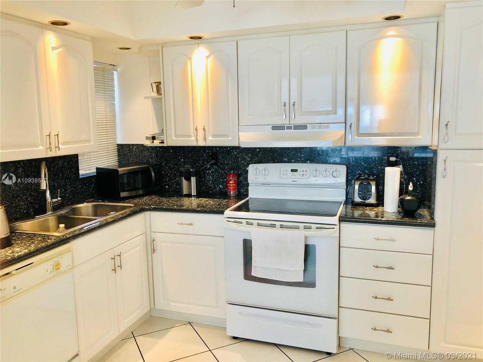 Small Image of 230 POINCIANA DR #310, Sunny Isles Beach Number 5