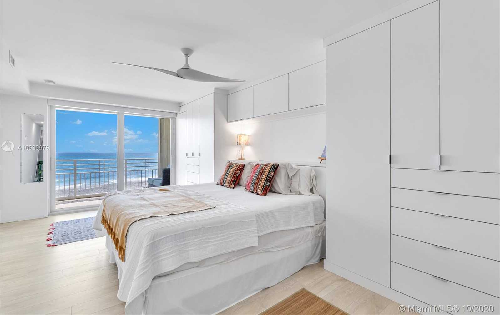 Small Image of 350 BEACH RD #305, Tequesta Number 11