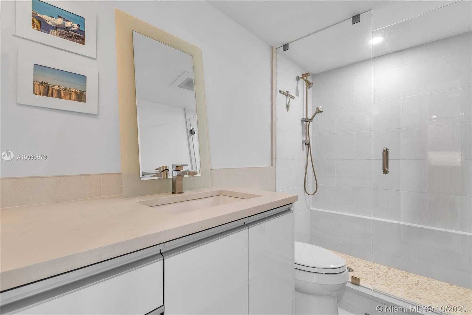 Small Image of 350 BEACH RD #305, Tequesta Number 17