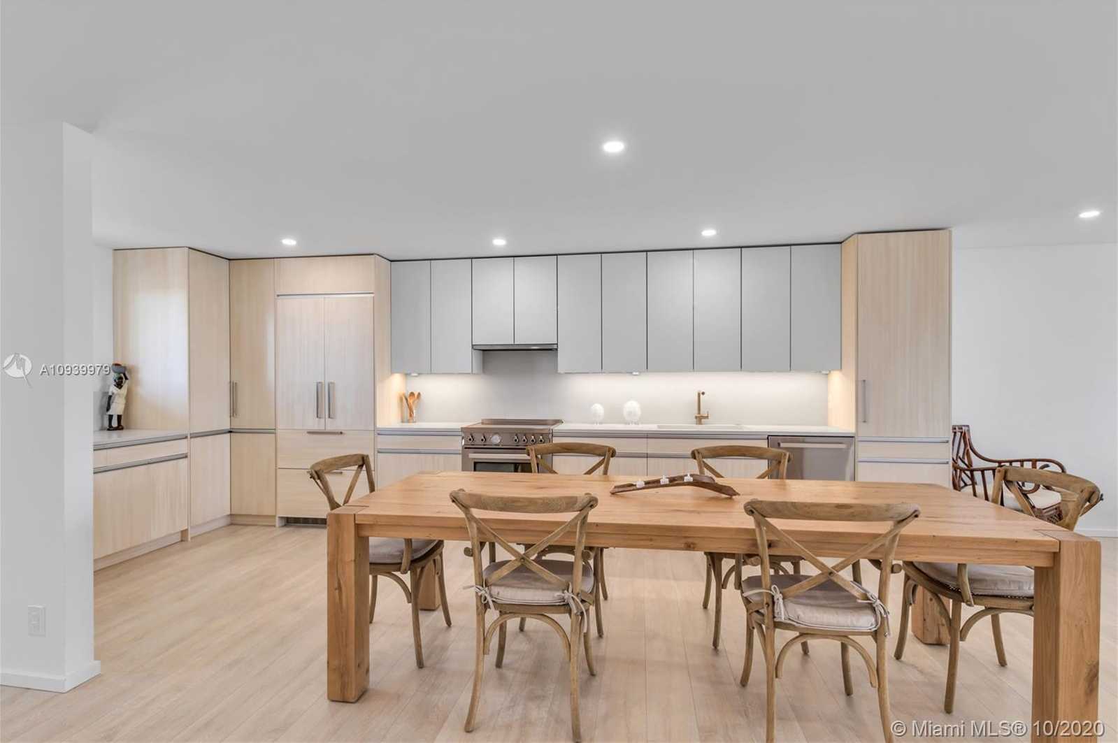 Small Image of 350 BEACH RD #305, Tequesta Number 2