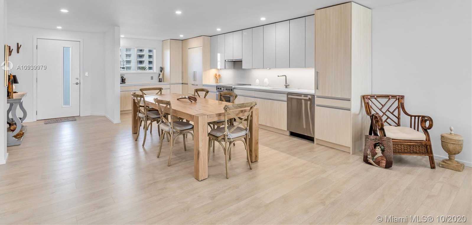 Small Image of 350 BEACH RD #305, Tequesta Number 3