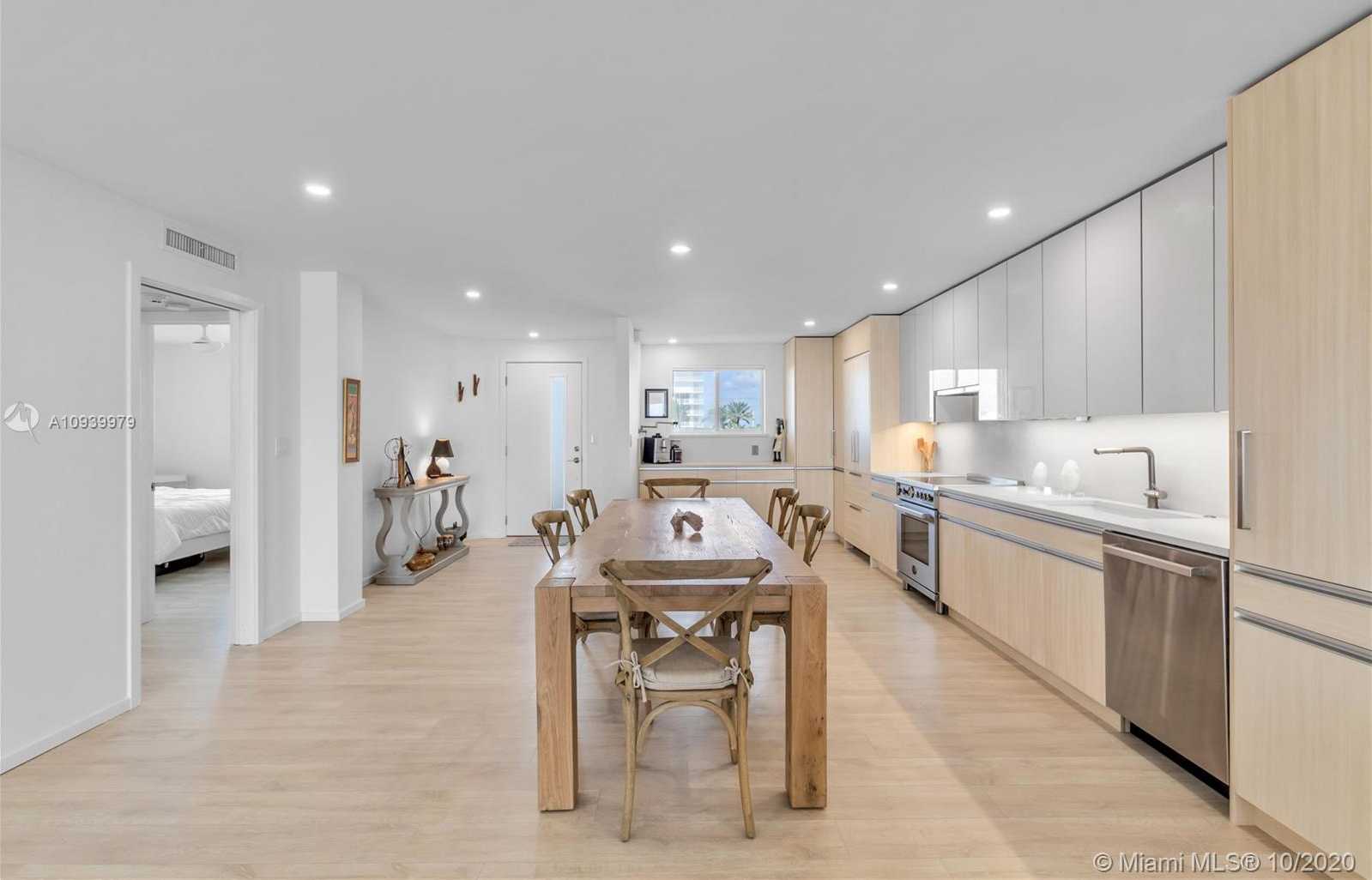 Small Image of 350 BEACH RD #305, Tequesta Number 4