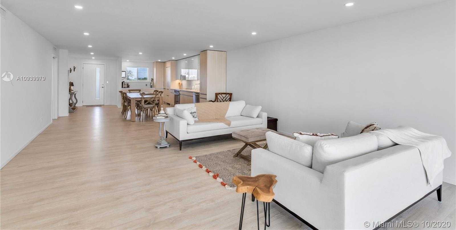 Small Image of 350 BEACH RD #305, Tequesta Number 7