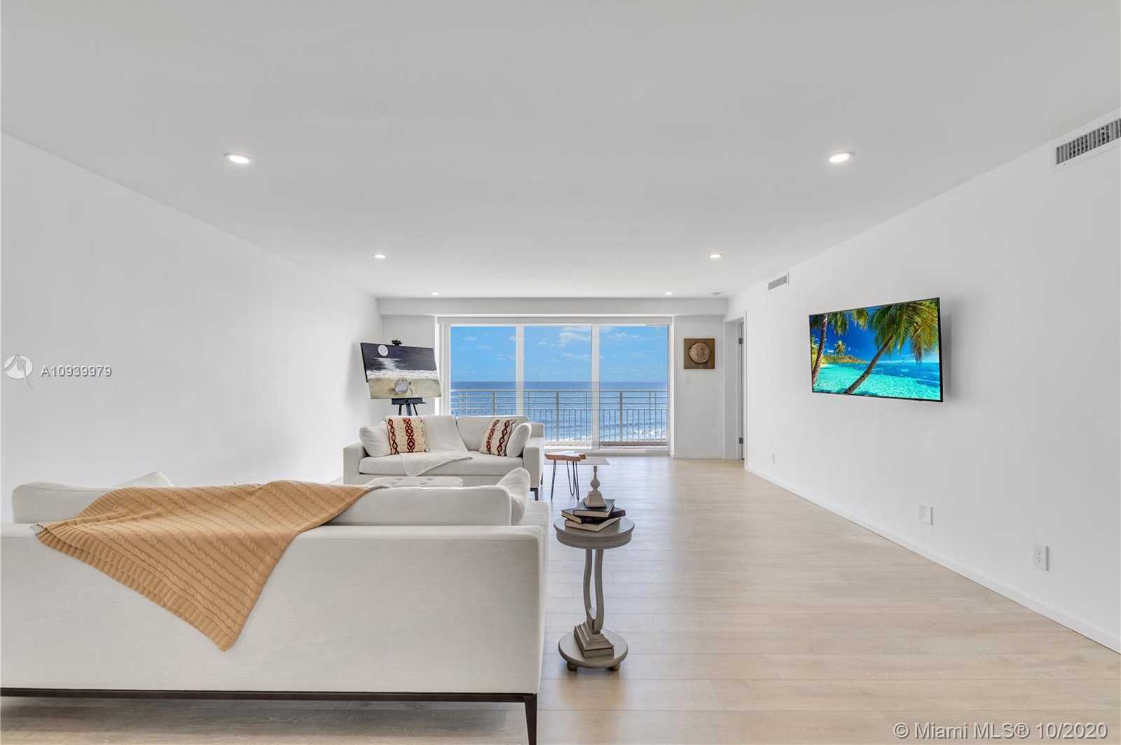 Small Image of 350 BEACH RD #305, Tequesta Number 8