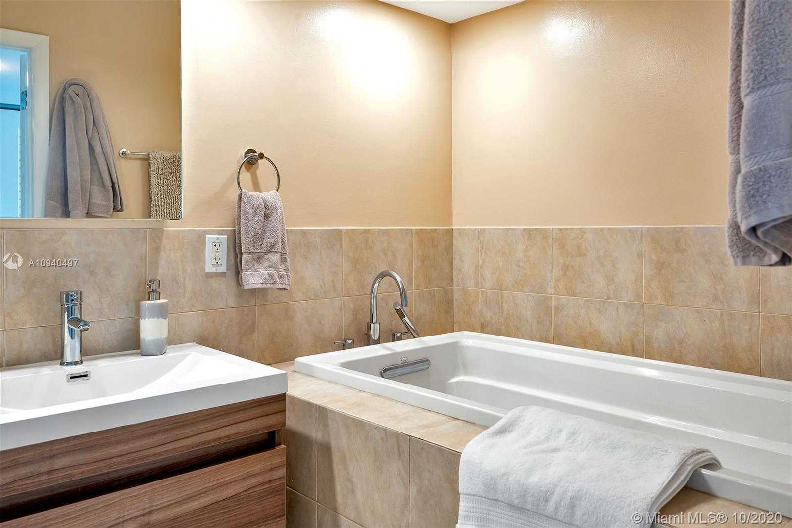 Small Image of 11 ISLAND AVE #902, Miami Beach Number 17