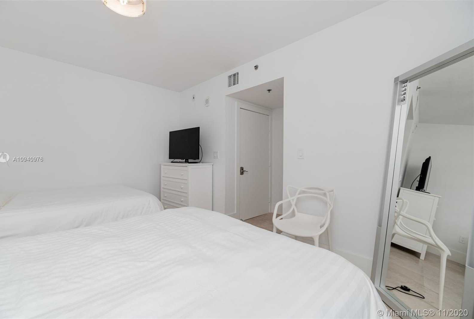Small Image of 226 OCEAN DR #3E, Miami Beach Number 25