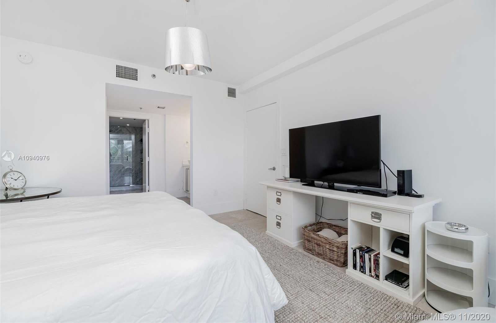 Small Image of 226 OCEAN DR #3E, Miami Beach Number 28