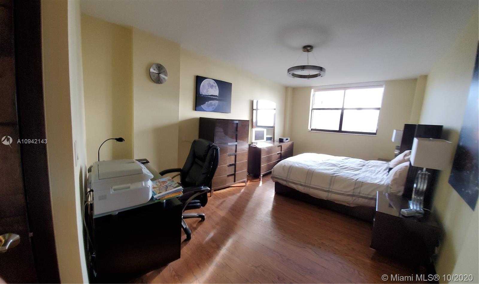 Small Image of 290 174th St, Sunny Isles Beach, FL 33160, USA Number 17