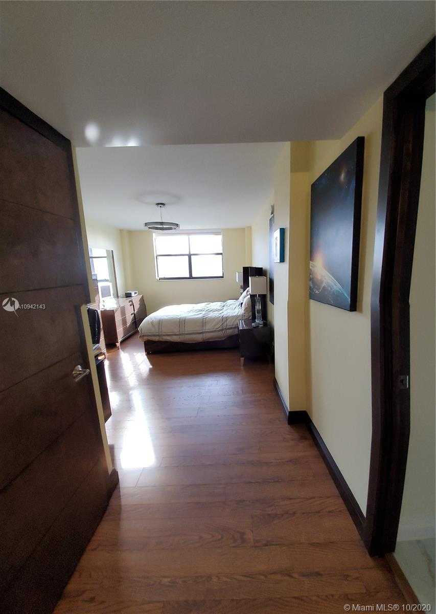 Small Image of 290 174th St, Sunny Isles Beach, FL 33160, USA Number 22