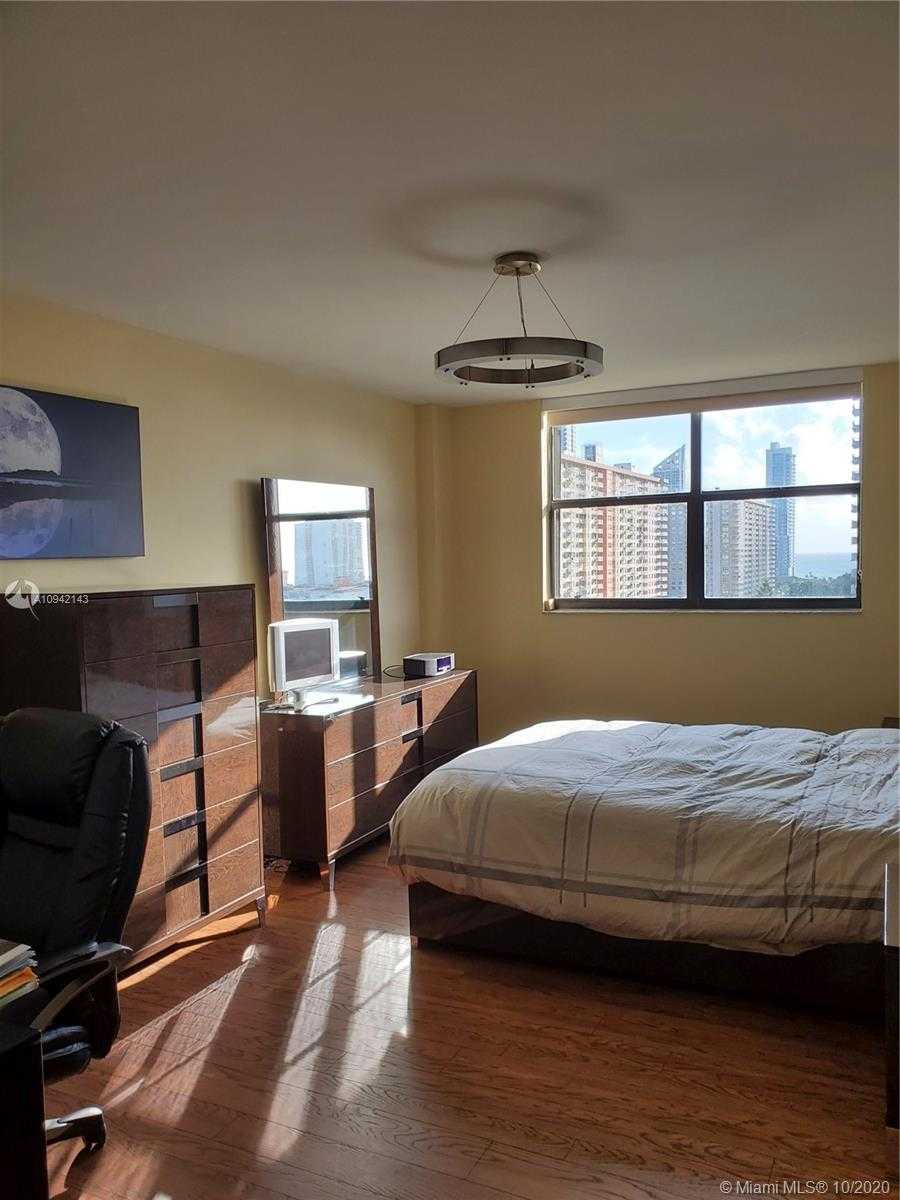 Small Image of 290 174th St, Sunny Isles Beach, FL 33160, USA Number 24