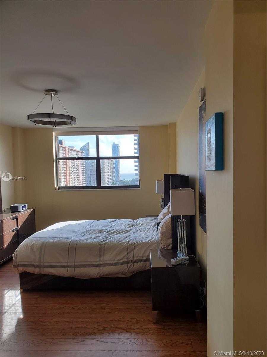 Small Image of 290 174th St, Sunny Isles Beach, FL 33160, USA Number 25