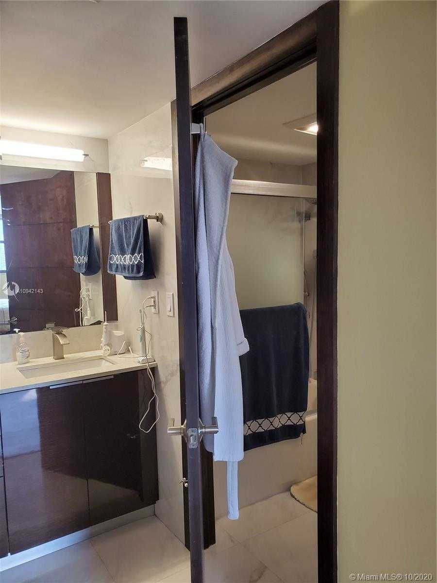 Small Image of 290 174th St, Sunny Isles Beach, FL 33160, USA Number 27