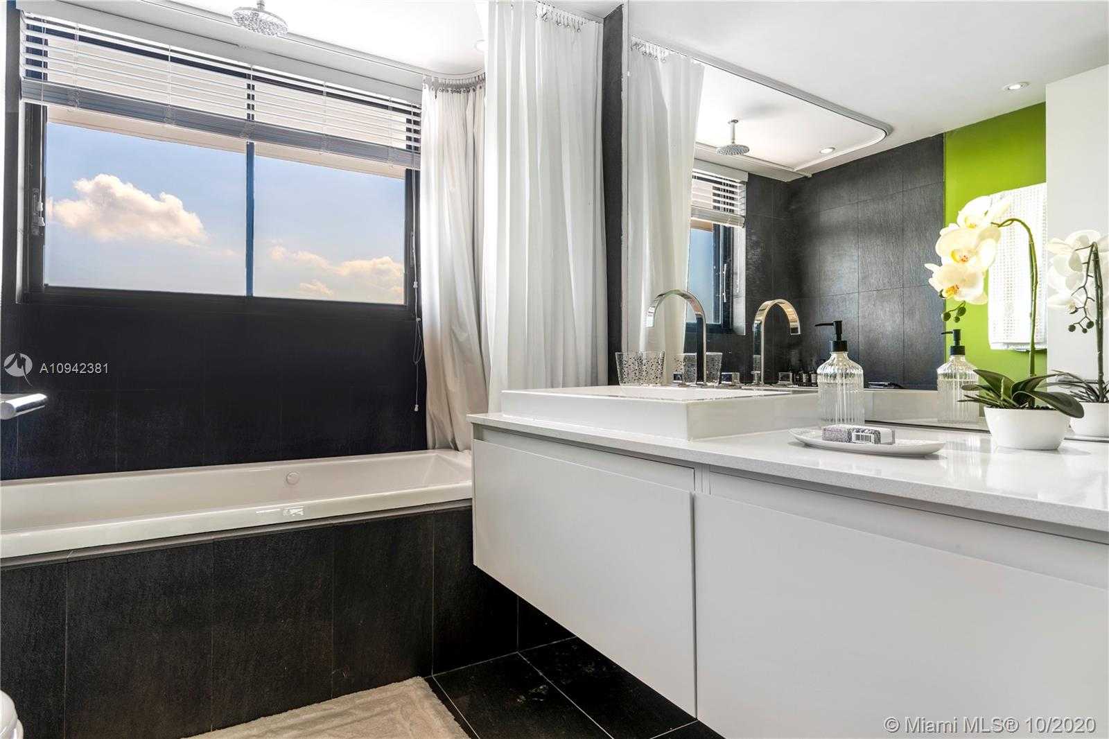 Small Image of 1000 VENETIAN WAY #1703, Miami Number 12