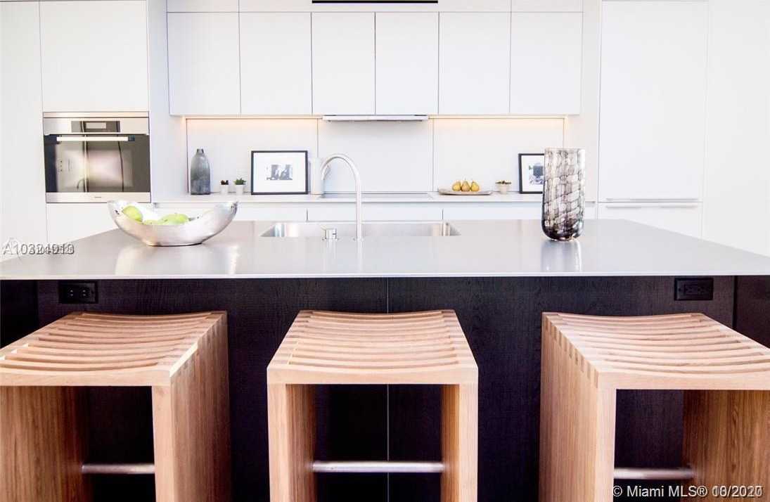 Small Image of 2901 COLLINS AVE #1403, Miami Number 8